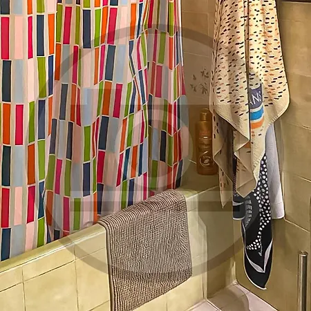 1 Bedroom Amazing In Apartment