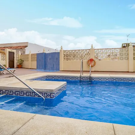 1 Bedroom Amazing In Apartment Fuengirola
